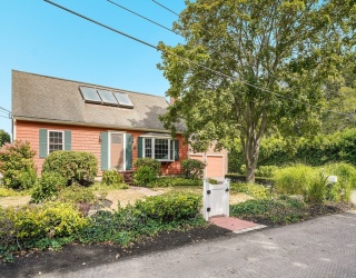 42 Riverview Dr, Newbury, Massachusetts, 3 Bedrooms Bedrooms, 6 Rooms Rooms,2 BathroomsBathrooms,Residential,For Sale,Riverview Dr,73424505