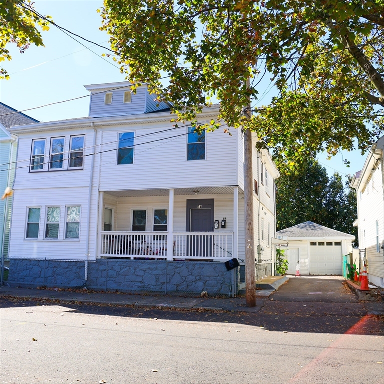 34 Murray St, Lynn, Massachusetts, 3 Bedrooms Bedrooms, 6 Rooms Rooms,1.5 BathroomsBathrooms,Residential Lease,For Rent,Murray St,73440599