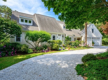 10 Lake Farm Lane, Orleans, Massachusetts, 3 Bedrooms Bedrooms, 8 Rooms Rooms,2.5 BathroomsBathrooms,Residential,For Sale,Lake Farm Lane,73378145