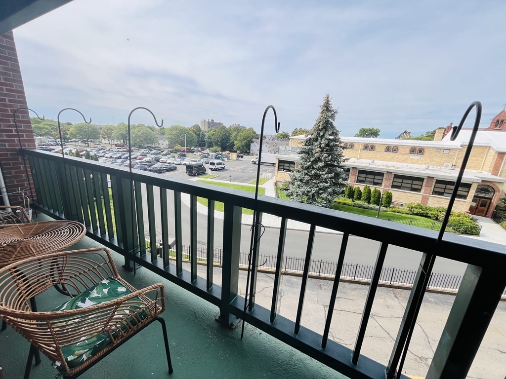 50 S Common Street, Lynn, Massachusetts, 2 Bedrooms Bedrooms, 3 Rooms Rooms,2 BathroomsBathrooms,Residential Lease,For Rent,S Common Street,73429058