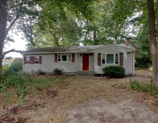 9 Valley St, Freetown, Massachusetts, 2 Bedrooms Bedrooms, 4 Rooms Rooms,1 BathroomBathrooms,Residential,For Sale,Valley St,73433230