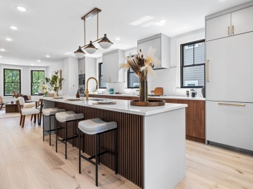 16 Trull St, Somerville, Massachusetts, 3 Bedrooms Bedrooms, 8 Rooms Rooms,3.5 BathroomsBathrooms,Residential,For Sale,Trull St,73411743