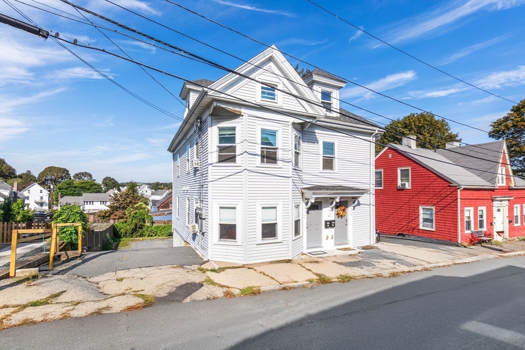 20 Ord St, Salem, Massachusetts, 2 Bedrooms Bedrooms, 6 Rooms Rooms,1 BathroomBathrooms,Residential Lease,For Rent,Ord St,73433747