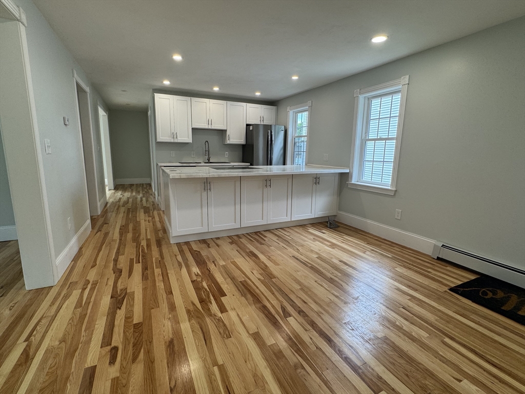 165 Baker St, Gardner, Massachusetts, 5 Bedrooms Bedrooms, 10 Rooms Rooms,3 BathroomsBathrooms,Residential Lease,For Rent,Baker St,73404595