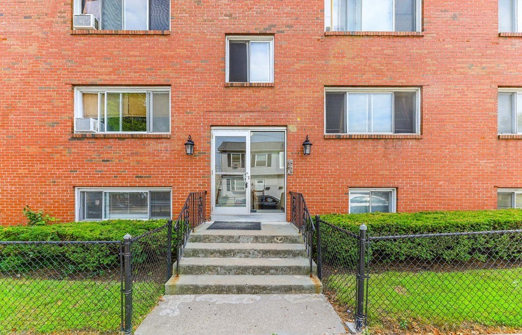 4090 Washington St, Boston, Massachusetts, 1 Bedroom Bedrooms, 2 Rooms Rooms,1 BathroomBathrooms,Residential Lease,For Rent,Washington St,73440313