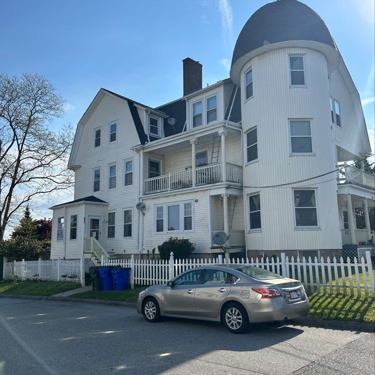 584 Mount Hope Avenue, Fall River, Massachusetts, 2 Bedrooms Bedrooms, 5 Rooms Rooms,1 BathroomBathrooms,Residential Lease,For Rent,Mount Hope Avenue,73434127