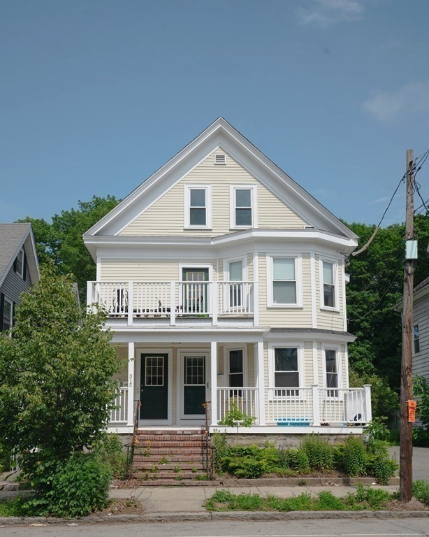 315 Lafayette St, Salem, Massachusetts, 2 Bedrooms Bedrooms, 5 Rooms Rooms,1 BathroomBathrooms,Residential Lease,For Rent,Lafayette St,73399891