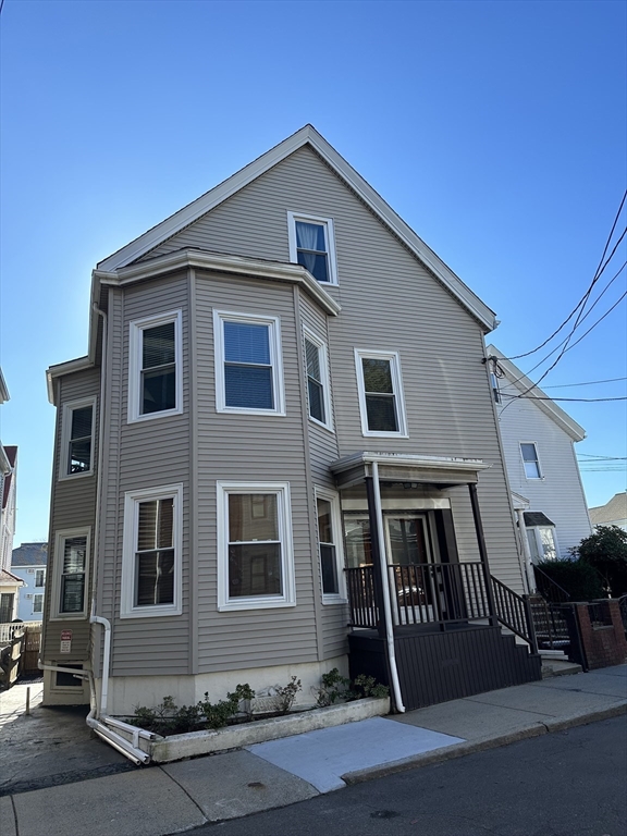 40 Oliver Street, Somerville, Massachusetts, 3 Bedrooms Bedrooms, 6 Rooms Rooms,1 BathroomBathrooms,Residential Lease,For Rent,Oliver Street,73410147