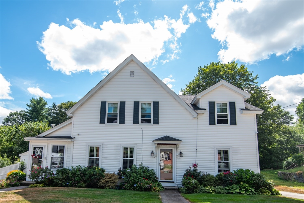 10 Abbott St, Derry, New Hampshire, 3 Bedrooms Bedrooms, 10 Rooms Rooms,2 BathroomsBathrooms,Residential Income,For Sale,Abbott St,73427037