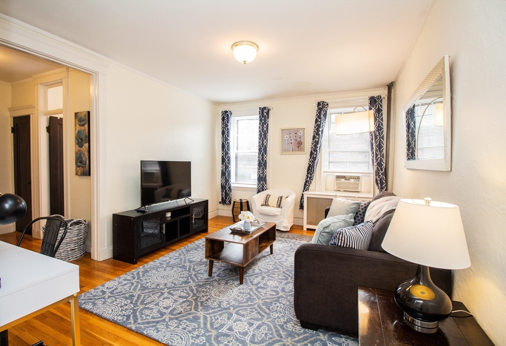 1945 Commonwealth Ave, Boston, Massachusetts, 1 Bedroom Bedrooms, 2 Rooms Rooms,1 BathroomBathrooms,Residential Lease,For Rent,Commonwealth Ave,73419022
