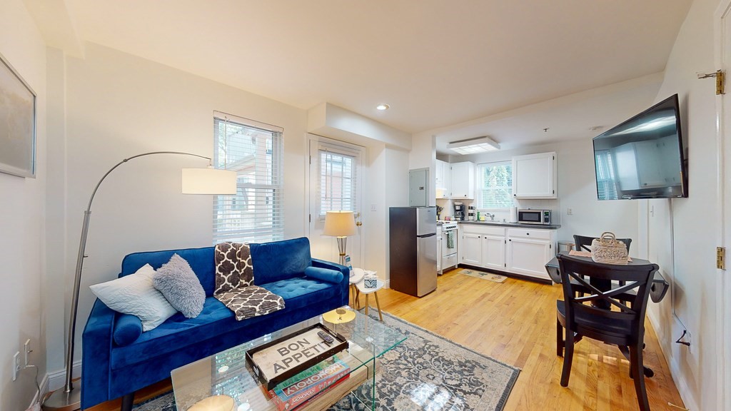 23 Jay St, Cambridge, Massachusetts, 1 Bedroom Bedrooms, 3 Rooms Rooms,1.5 BathroomsBathrooms,Residential Lease,For Rent,Jay St,73419220