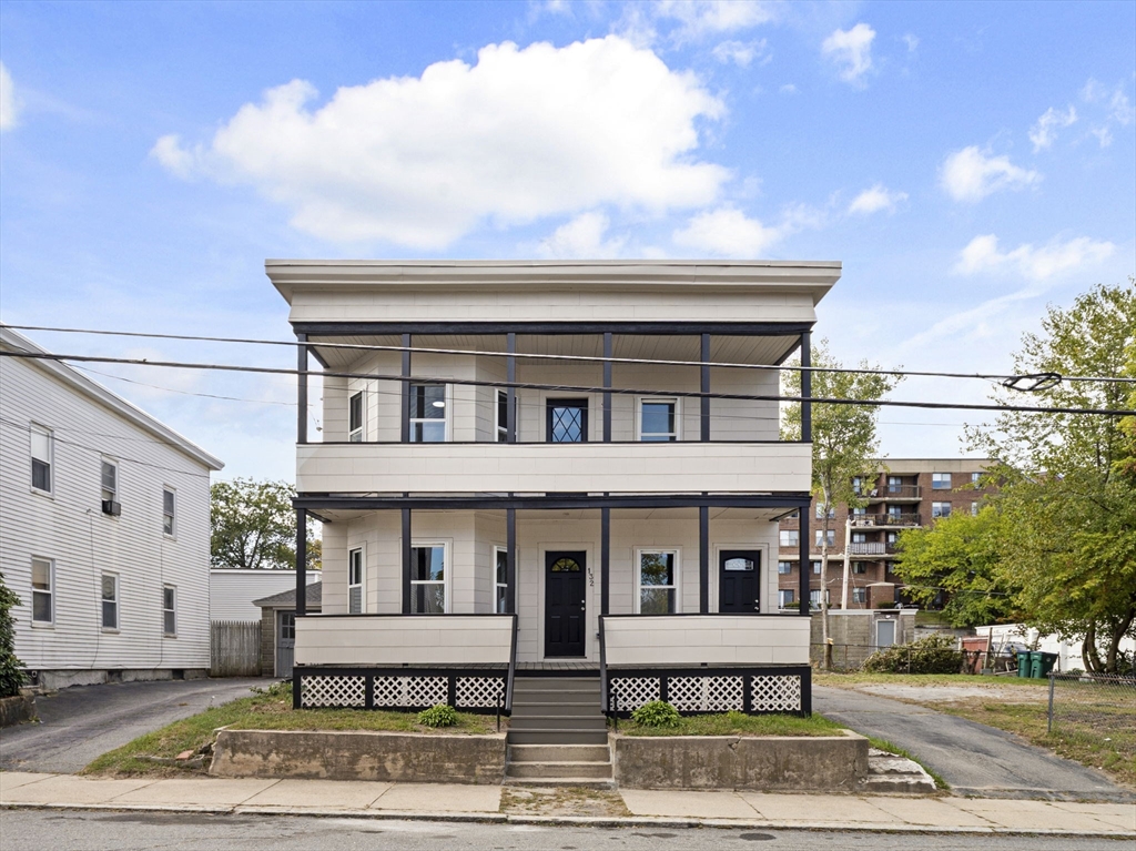 132 Clarendon St, Fitchburg, Massachusetts, 6 Bedrooms Bedrooms, 10 Rooms Rooms,2 BathroomsBathrooms,Residential Income,For Sale,Clarendon St,73433130