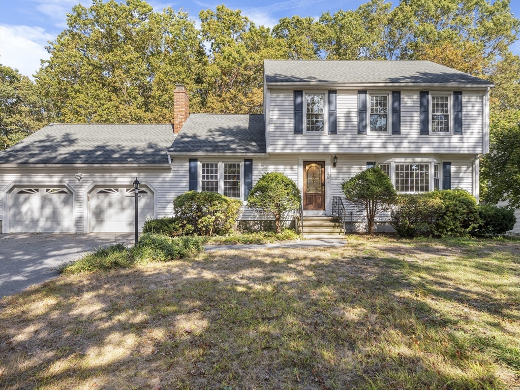 40 Langley Ln, Tewksbury, Massachusetts, 4 Bedrooms Bedrooms, 7 Rooms Rooms,2 BathroomsBathrooms,Residential Lease,For Rent,Langley Ln,73434465