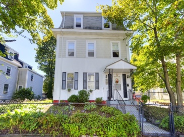 15 Dix St, Worcester, Massachusetts, 7 Bedrooms Bedrooms, 18 Rooms Rooms,3 BathroomsBathrooms,Residential Income,For Sale,Dix St,73425783