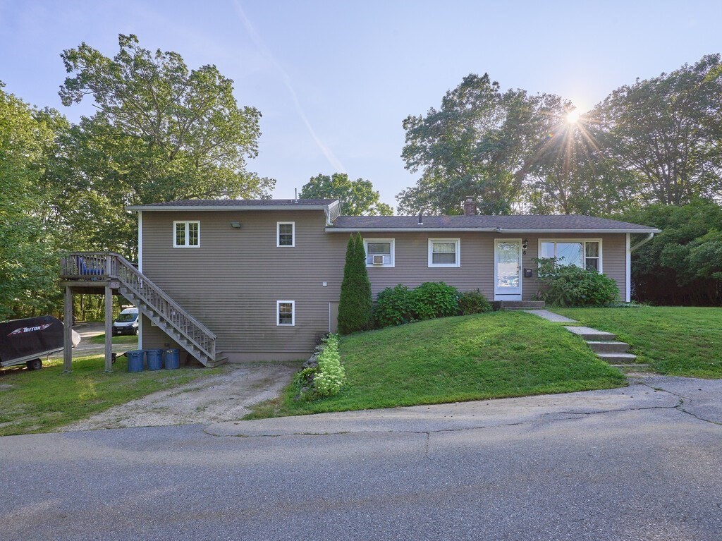 6 Pitcairn Ave, Leicester, Massachusetts, 4 Bedrooms Bedrooms, 8 Rooms Rooms,2 BathroomsBathrooms,Residential,For Sale,Pitcairn Ave,73417361