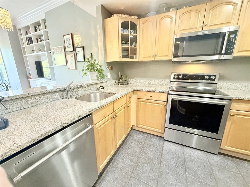 552 Massachusetts Ave, Boston, Massachusetts, 2 Bedrooms Bedrooms, 5 Rooms Rooms,1 BathroomBathrooms,Residential Lease,For Rent,Massachusetts Ave,73439616