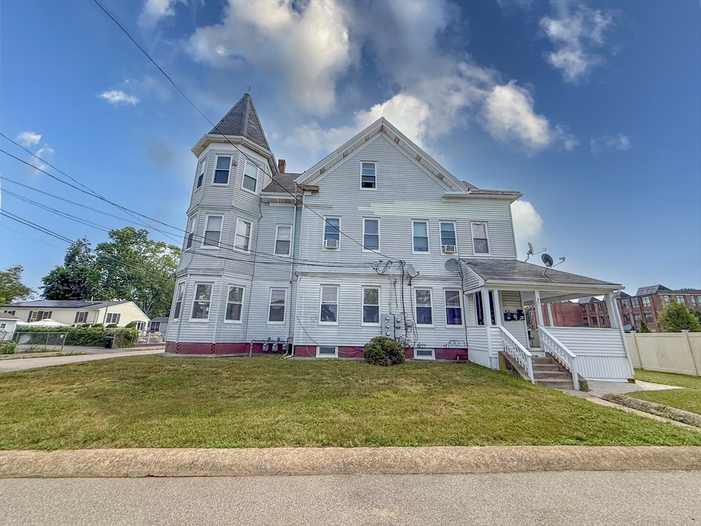 401 N Warren Ave, Brockton, Massachusetts, 8 Bedrooms Bedrooms, 14 Rooms Rooms,3 BathroomsBathrooms,Residential Income,For Sale,N Warren Ave,73425104