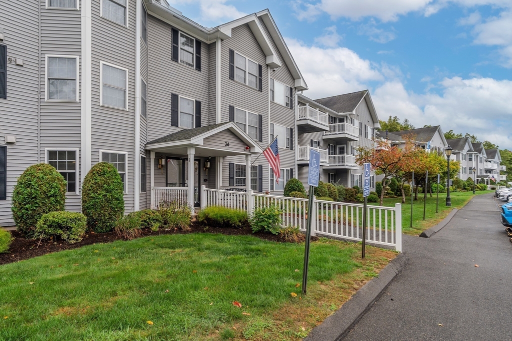 24 Greenleaves Dr, Amherst, Massachusetts, 1 Bedroom Bedrooms, 3 Rooms Rooms,1 BathroomBathrooms,Residential,For Sale,Greenleaves Dr,73442679