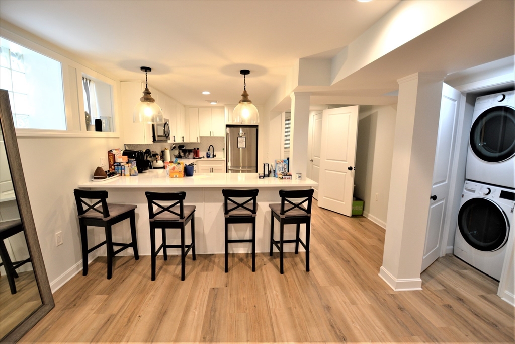 179 Putnam St., Boston, Massachusetts, 4 Bedrooms Bedrooms, 7 Rooms Rooms,2 BathroomsBathrooms,Residential Lease,For Rent,Putnam St.,73397972