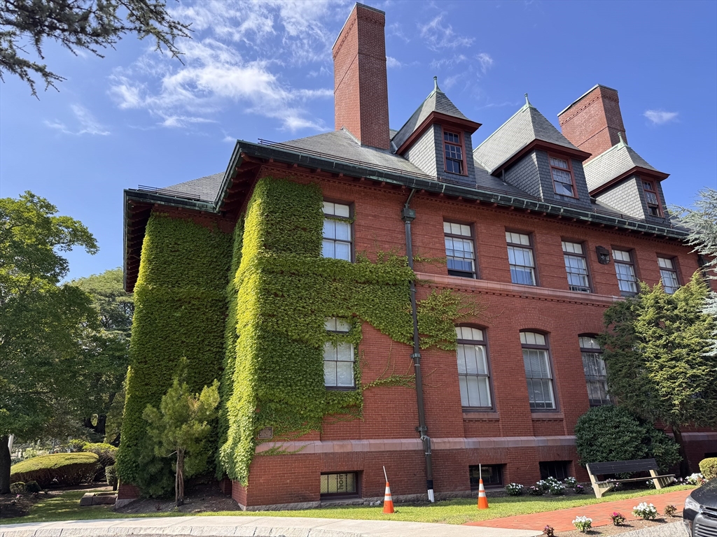 324 Washington, Wellesley, Massachusetts, 2 Bedrooms Bedrooms, 3 Rooms Rooms,1 BathroomBathrooms,Residential Lease,For Rent,Washington,73418723