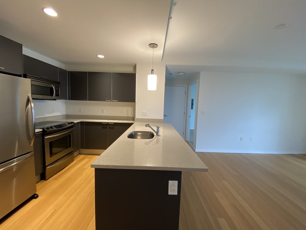 2 Earhart, Cambridge, Massachusetts, 1 Bedroom Bedrooms, 2 Rooms Rooms,1 BathroomBathrooms,Residential Lease,For Rent,Earhart,73422245