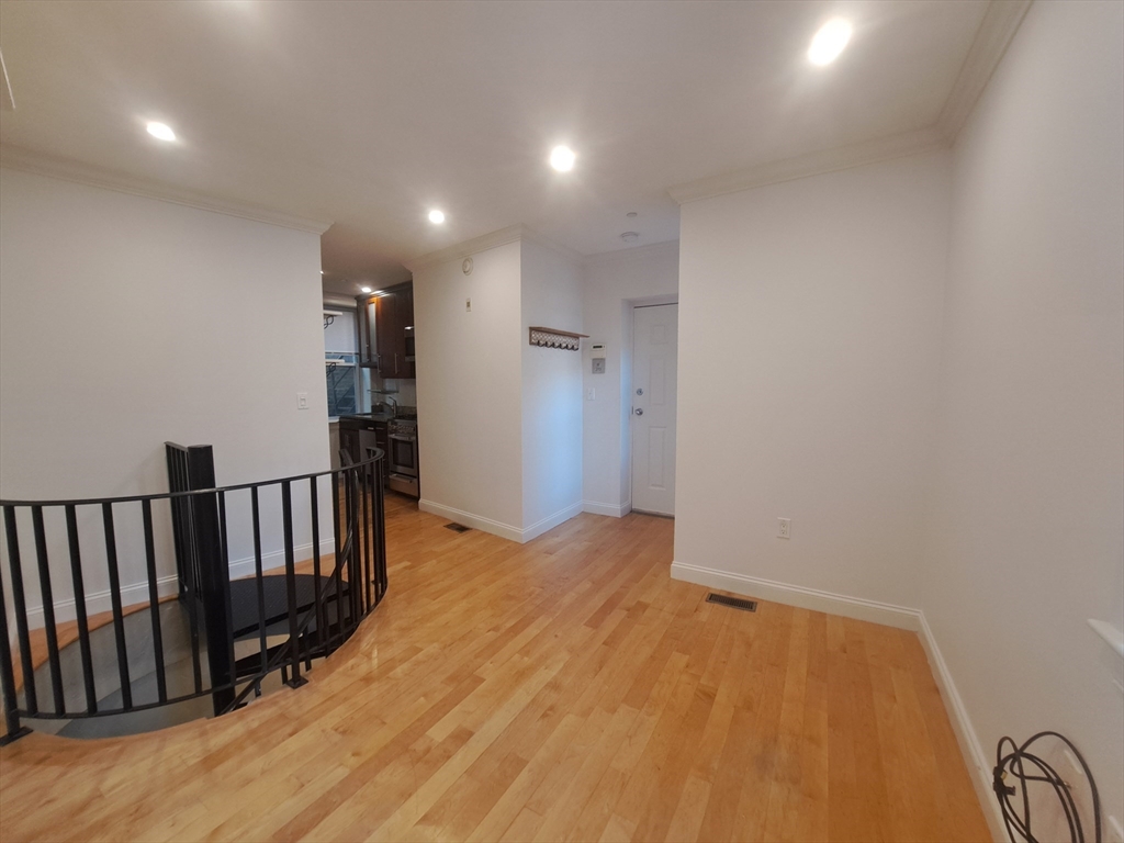 101 Prince, Boston, Massachusetts, 2 Bedrooms Bedrooms, 4 Rooms Rooms,1 BathroomBathrooms,Residential Lease,For Rent,Prince,73443820