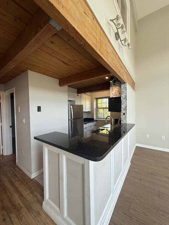 94 River St, Haverhill, Massachusetts, 2 Bedrooms Bedrooms, 4 Rooms Rooms,2 BathroomsBathrooms,Residential Lease,For Rent,River St,73442912