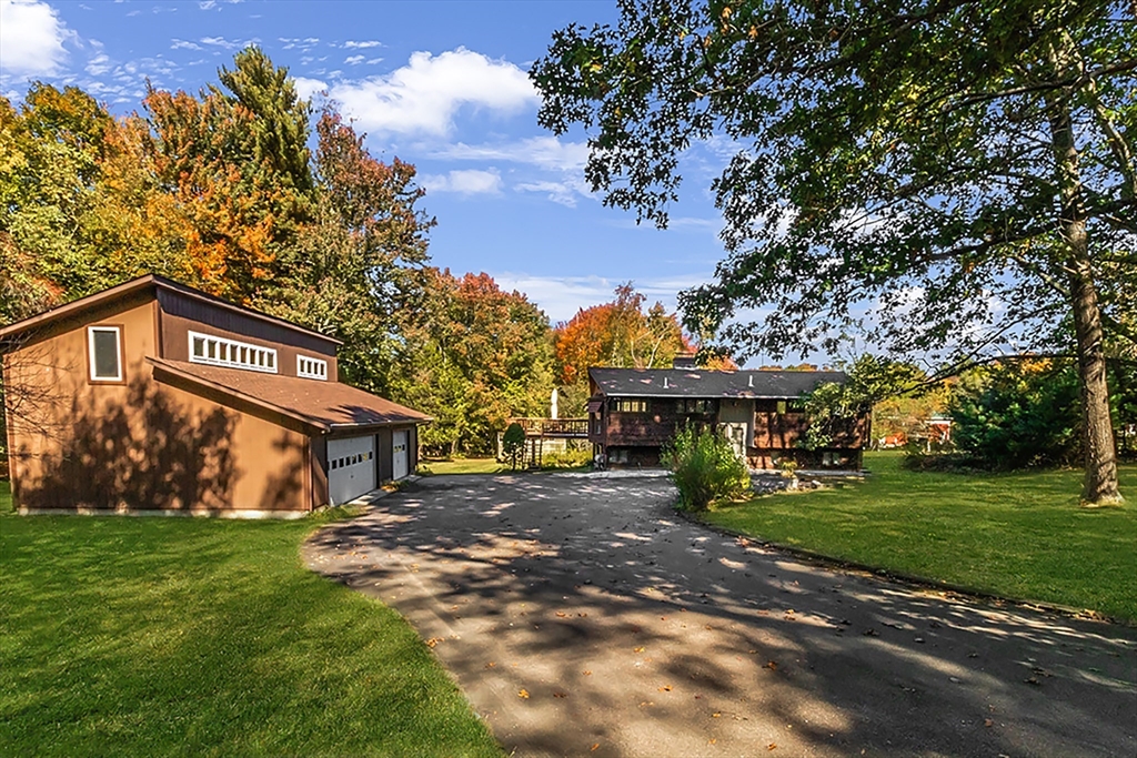 88 Brush Hill Rd, Sherborn, Massachusetts, 4 Bedrooms Bedrooms, 7 Rooms Rooms,2 BathroomsBathrooms,Residential,For Sale,Brush Hill Rd,73441423