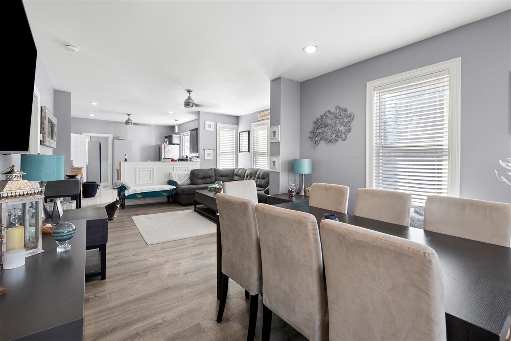 79 Moulton, Lynn, Massachusetts, 7 Bedrooms Bedrooms, 14 Rooms Rooms,3 BathroomsBathrooms,Residential Income,For Sale,Moulton,73435588