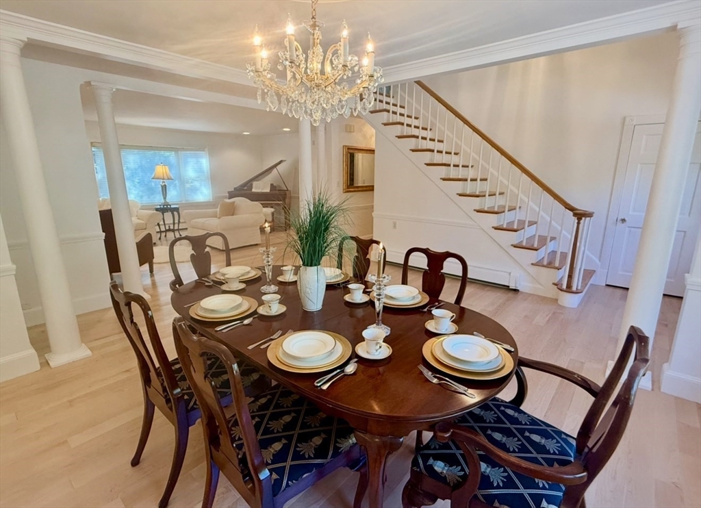 30 Hartford Rd, Arlington, Massachusetts, 3 Bedrooms Bedrooms, 6 Rooms Rooms,2.5 BathroomsBathrooms,Residential,For Sale,Hartford Rd,73410500