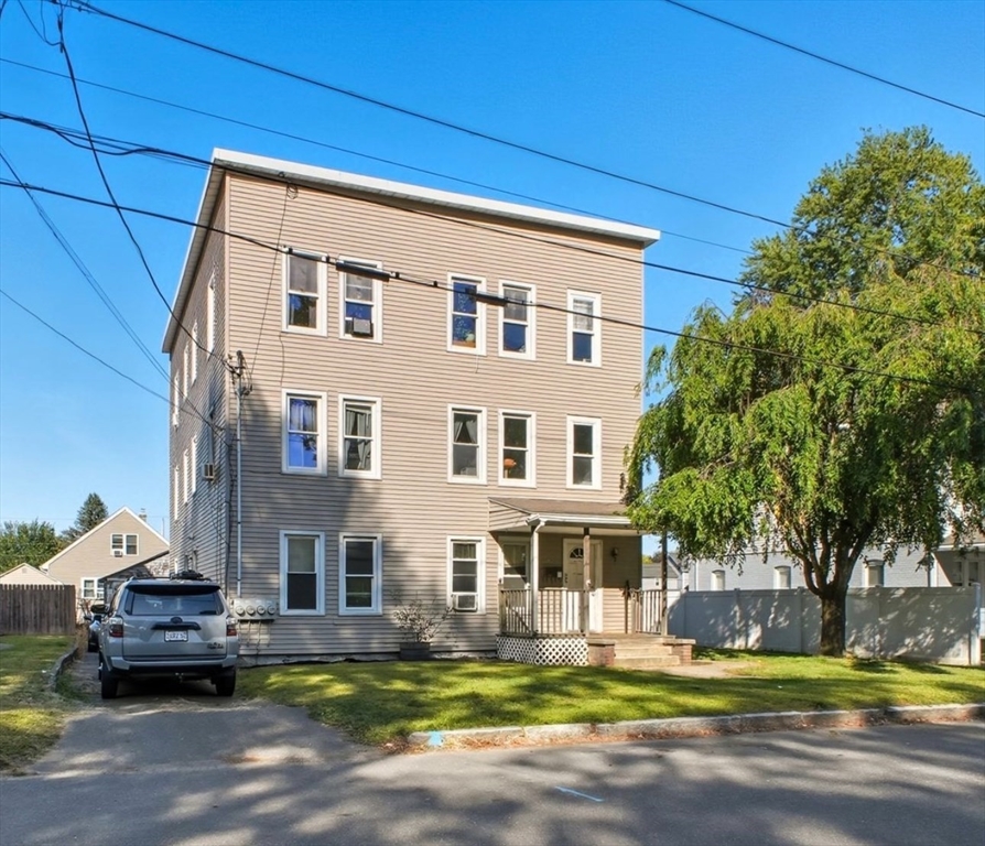 158 Narragansett Blvd, Chicopee, Massachusetts, 6 Bedrooms Bedrooms, 12 Rooms Rooms,3 BathroomsBathrooms,Residential Income,For Sale,Narragansett Blvd,73433212