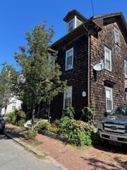13 Pleasant St, Salem, Massachusetts, 7 Bedrooms Bedrooms, 14 Rooms Rooms,3 BathroomsBathrooms,Residential Income,For Sale,Pleasant St,73424287