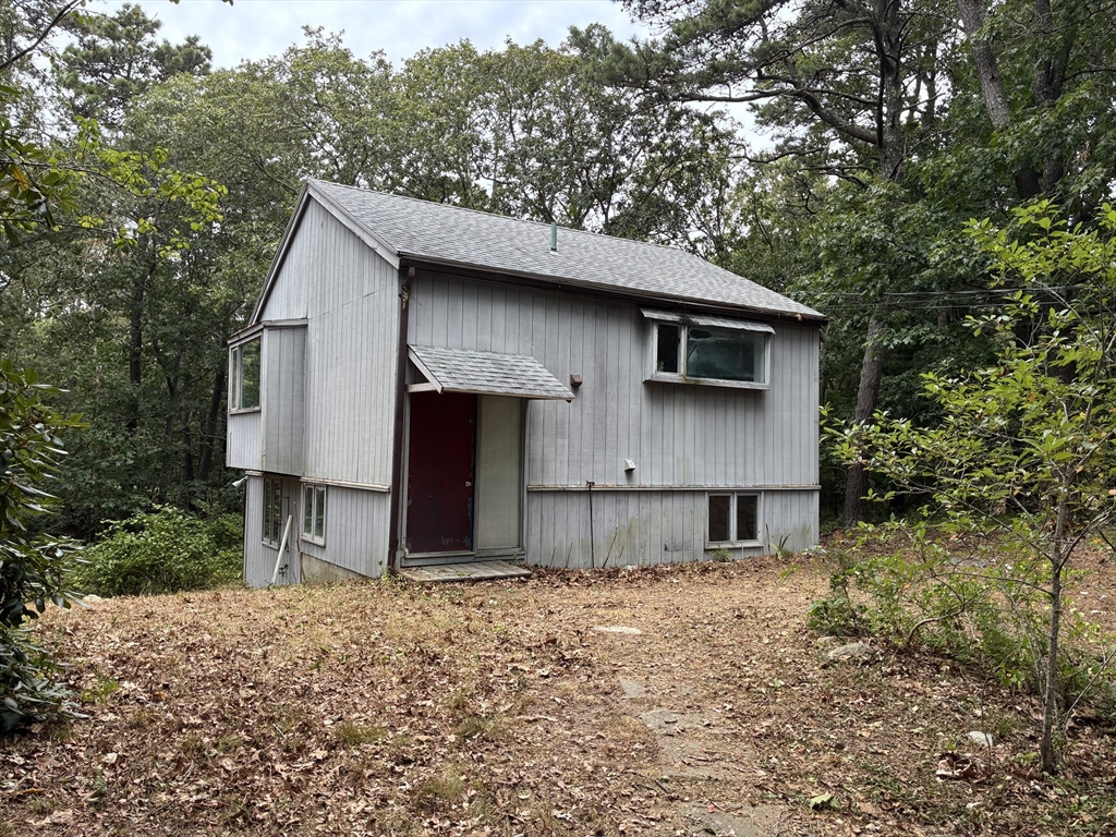 10 Putnam Way, Tisbury, Massachusetts, 3 Bedrooms Bedrooms, 5 Rooms Rooms,1 BathroomBathrooms,Residential,For Sale,Putnam Way,73421220