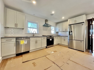 9-11 Maplewood St, Watertown, Massachusetts, 2 Bedrooms Bedrooms, 6 Rooms Rooms,1 BathroomBathrooms,Residential Lease,For Rent,Maplewood St,73433269 9-11 Maplewood St, Watertown, Massachusetts, 2 Bedrooms Bedrooms, 6 Rooms Rooms,1 BathroomBathrooms,Residential Lease,For Rent,Maplewood St,73433269