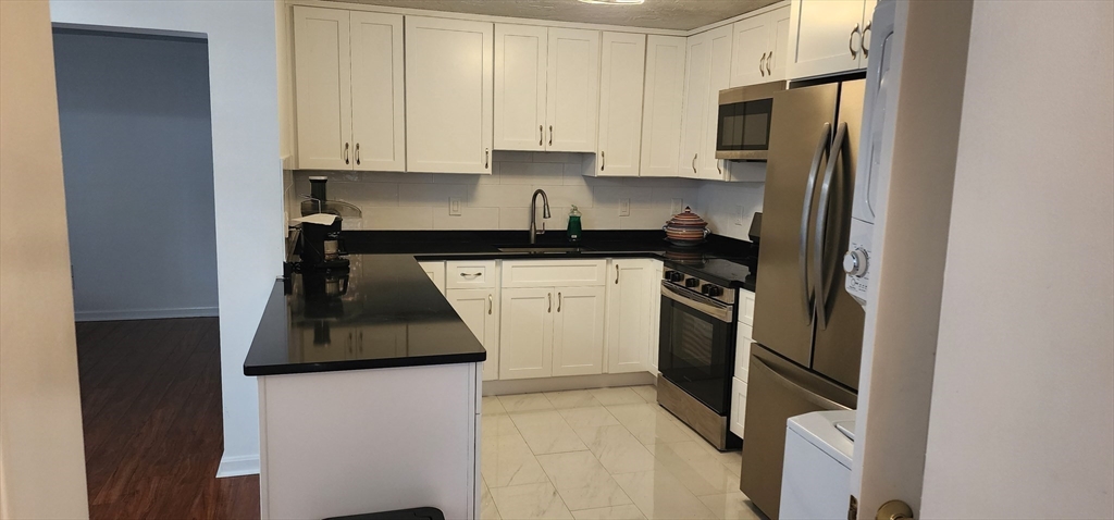 1830 Main Street, Tewksbury, Massachusetts, 2 Bedrooms Bedrooms, 5 Rooms Rooms,2 BathroomsBathrooms,Residential Lease,For Rent,Main Street,73421755