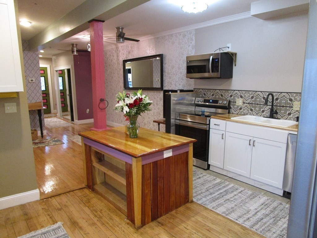 226 Irving Street, Framingham, Massachusetts, 2 Bedrooms Bedrooms, 4 Rooms Rooms,1 BathroomBathrooms,Residential Lease,For Rent,Irving Street,73382994