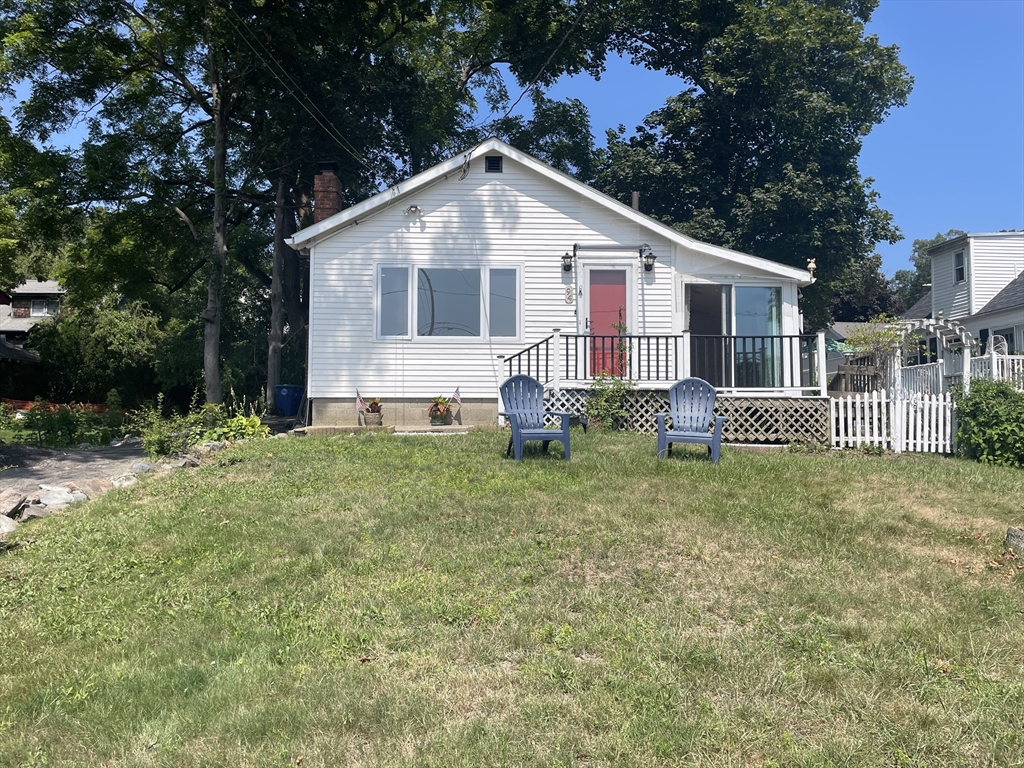 94 Gordon Rd, Braintree, Massachusetts, 2 Bedrooms Bedrooms, 5 Rooms Rooms,1 BathroomBathrooms,Residential Lease,For Rent,Gordon Rd,73416024