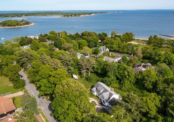 22 Allen St, Marion, Massachusetts, 6 Bedrooms Bedrooms, 12 Rooms Rooms,4 BathroomsBathrooms,Residential,For Sale,Allen St,73423818