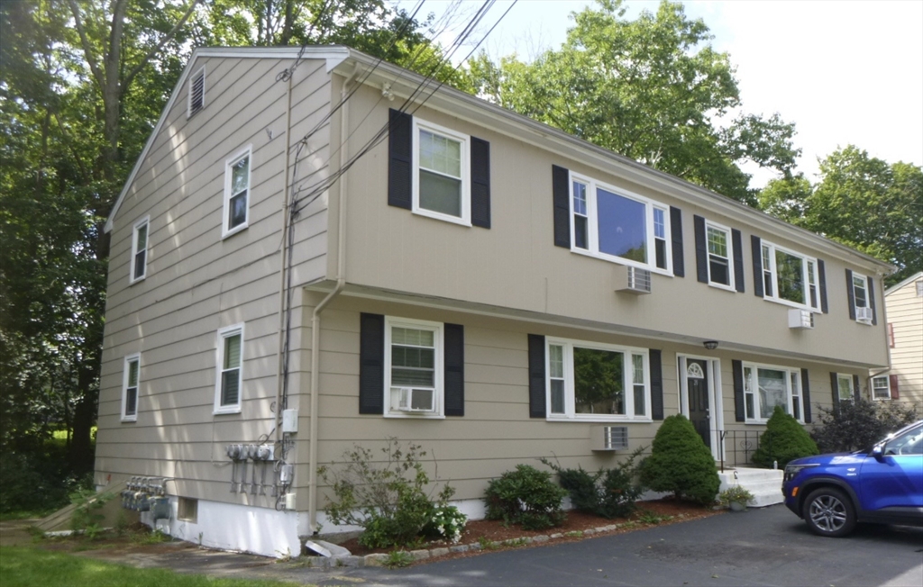 20 South St, North Attleboro, Massachusetts, 8 Bedrooms Bedrooms, 81 Rooms Rooms,4 BathroomsBathrooms,Residential Income,For Sale,South St,73437526