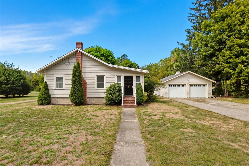 12 Green Street, Carver, Massachusetts, 2 Bedrooms Bedrooms, 5 Rooms Rooms,1 BathroomBathrooms,Residential,For Sale,Green Street,73434321