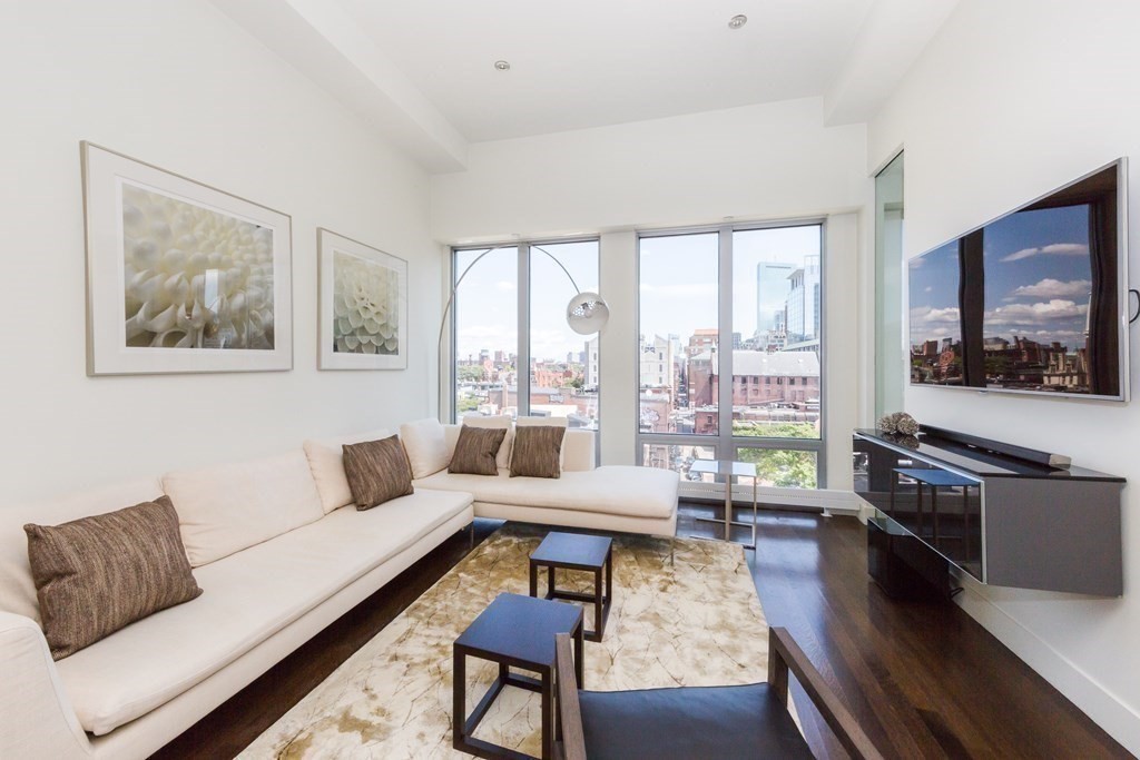 360 Newbury St, Boston, Massachusetts, 3 Bedrooms Bedrooms, 5 Rooms Rooms,2 BathroomsBathrooms,Residential Lease,For Rent,Newbury St,73393569