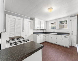 211 Burrill St, Swampscott, Massachusetts, 4 Bedrooms Bedrooms, 10 Rooms Rooms,2 BathroomsBathrooms,Residential Income,For Sale,Burrill St,73424439