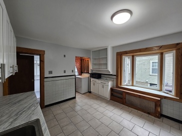 129 Lexington Street, Watertown, Massachusetts, 2 Bedrooms Bedrooms, 7 Rooms Rooms,1 BathroomBathrooms,Residential Lease,For Rent,Lexington Street,73415912 129 Lexington Street, Watertown, Massachusetts, 2 Bedrooms Bedrooms, 7 Rooms Rooms,1 BathroomBathrooms,Residential Lease,For Rent,Lexington Street,73415912