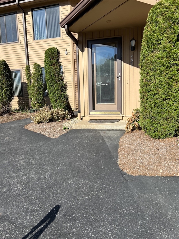 323 Trailside Way, Ashland, Massachusetts, 2 Bedrooms Bedrooms, 5 Rooms Rooms,2 BathroomsBathrooms,Residential Lease,For Rent,Trailside Way,73423963