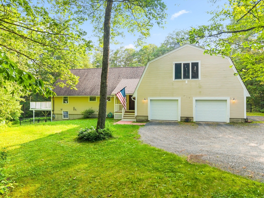 219 West St, New Salem, Massachusetts, 4 Bedrooms Bedrooms, 11 Rooms Rooms,2 BathroomsBathrooms,Residential,For Sale,West St,73390463