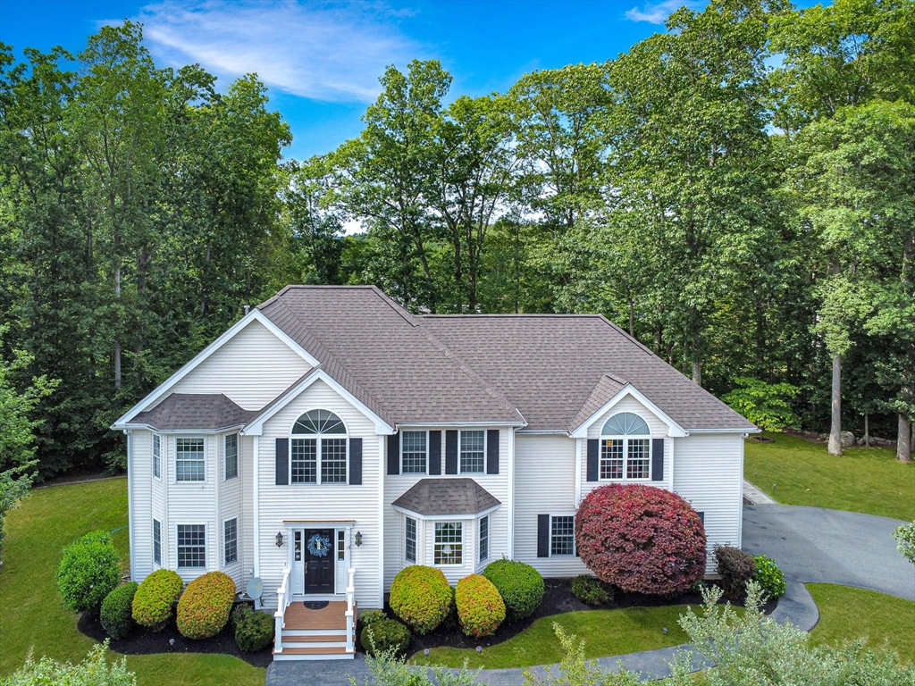 18 Maple Ridge Rd, Methuen, Massachusetts, 3 Bedrooms Bedrooms, 9 Rooms Rooms,3.5 BathroomsBathrooms,Residential,For Sale,Maple Ridge Rd,73409490