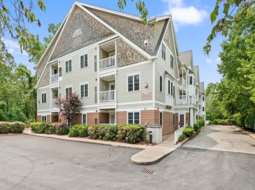 190 Chickering Rd, North Andover, Massachusetts, 2 Bedrooms Bedrooms, 5 Rooms Rooms,2 BathroomsBathrooms,Residential,For Sale,Chickering Rd,73386889