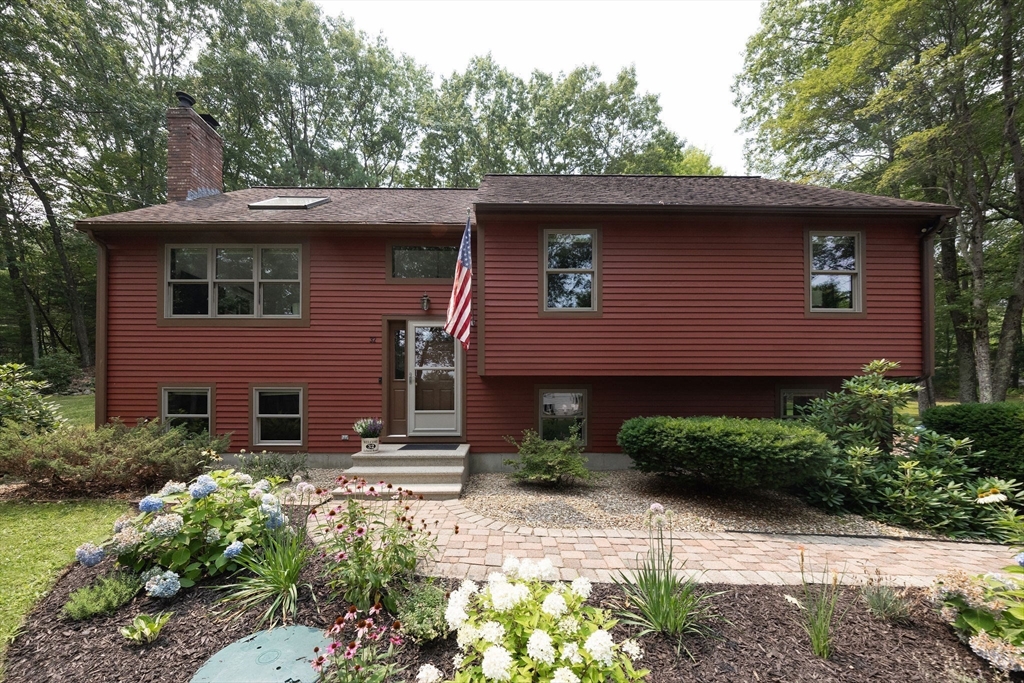 32 Lyford Road, Spencer, Massachusetts, 3 Bedrooms Bedrooms, 7 Rooms Rooms,2.5 BathroomsBathrooms,Residential,For Sale,Lyford Road,73414903