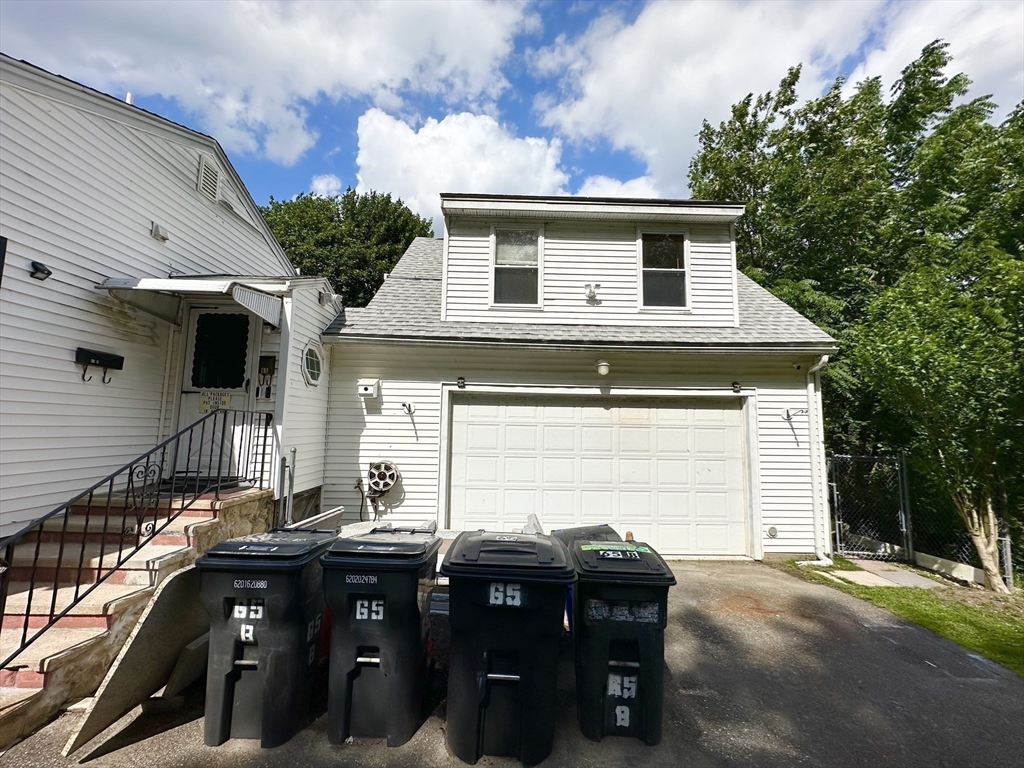 65 Freeman Street, Haverhill, Massachusetts, 1 Bedroom Bedrooms, 3 Rooms Rooms,1 BathroomBathrooms,Residential Lease,For Rent,Freeman Street,73394931