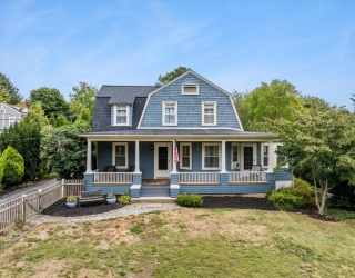 147 Elm St, Swansea, Massachusetts, 4 Bedrooms Bedrooms, 11 Rooms Rooms,2 BathroomsBathrooms,Residential,For Sale,Elm St,73428810